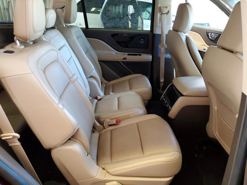 Photo 11 from auction – 2023 LINCOLN AVIATOR with VIN 5LM5J7WCXPGL02015