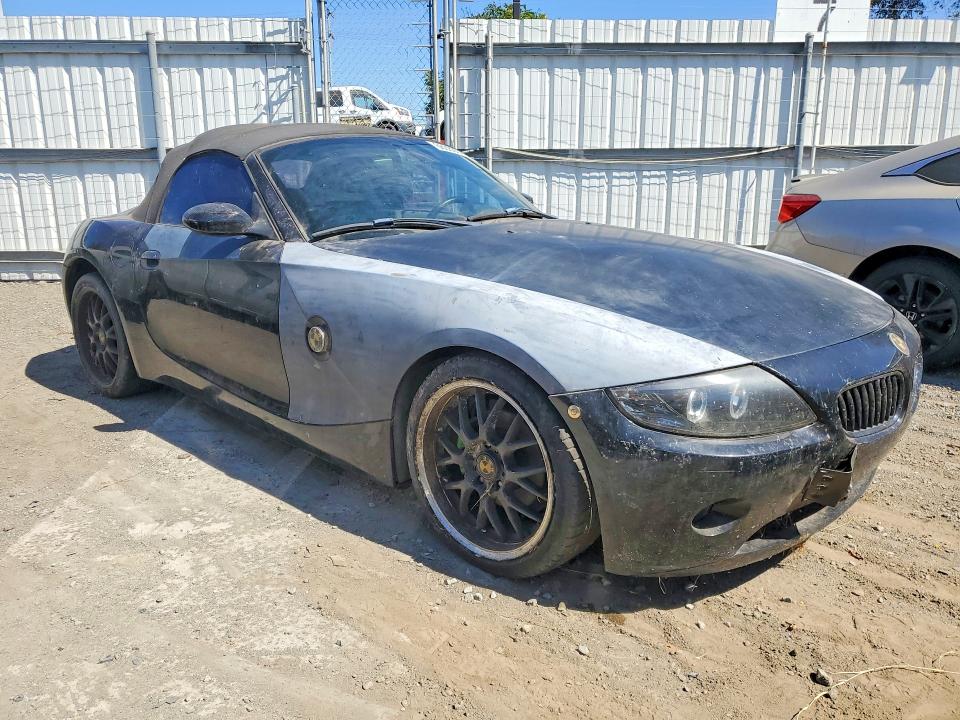Photo 4 from auction – 2003 BMW Z4 with VIN 4USBT33443LR61634