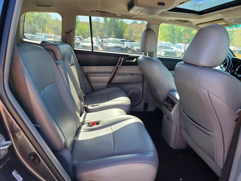 Photo 11 from auction – 2011 TOYOTA HIGHLANDER with VIN 5TDDK3EHXBS059567