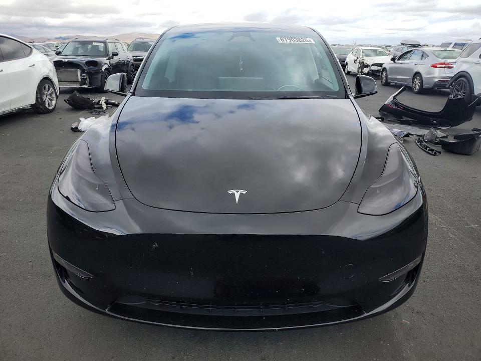 Снимка 5 от търг – 2024 TESLA MODEL Y с VIN 7SAYGAEE2RF184321