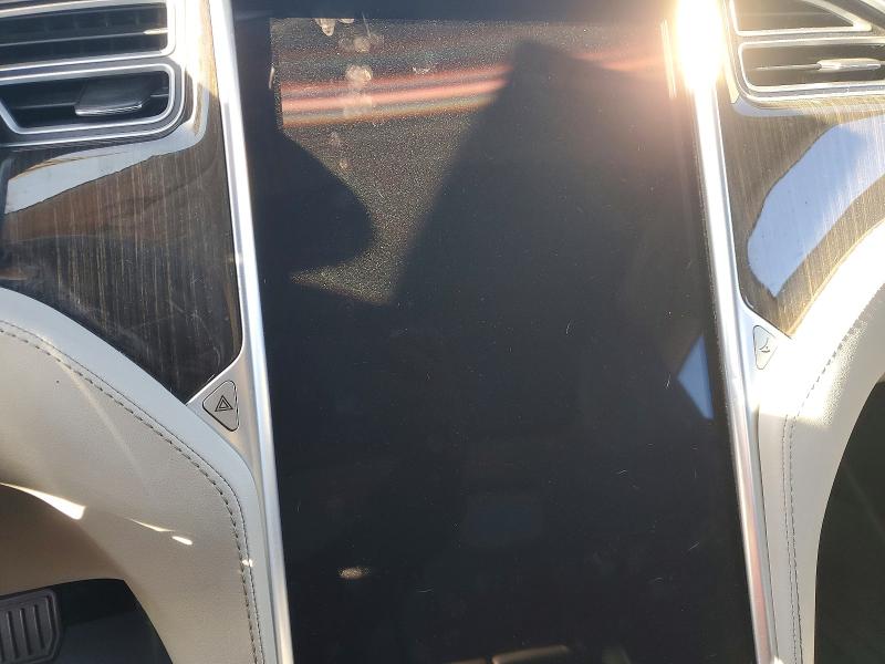 Photo 9 from auction – 2014 TESLA MODEL S with VIN 5YJSA1H1XEFP29396