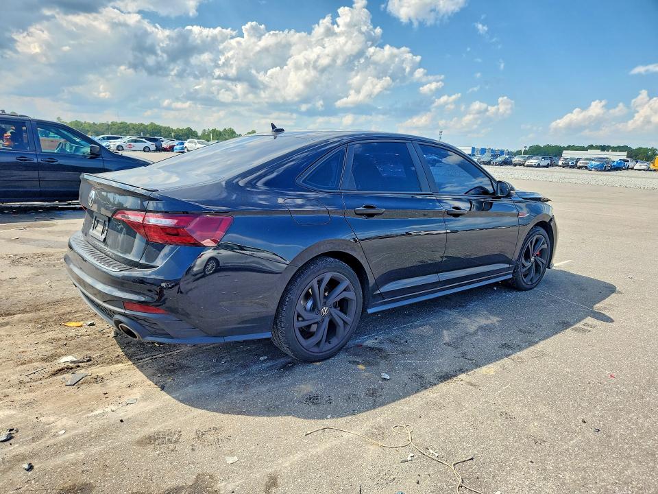 Снимка 3 от търг – 2023 VOLKSWAGEN JETTA с VIN 3VW2T7BU2PM055160