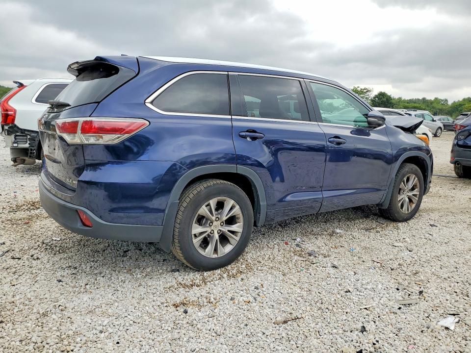 Photo 3 from auction – 2015 TOYOTA HIGHLANDER with VIN 5TDJKRFH2FS078866