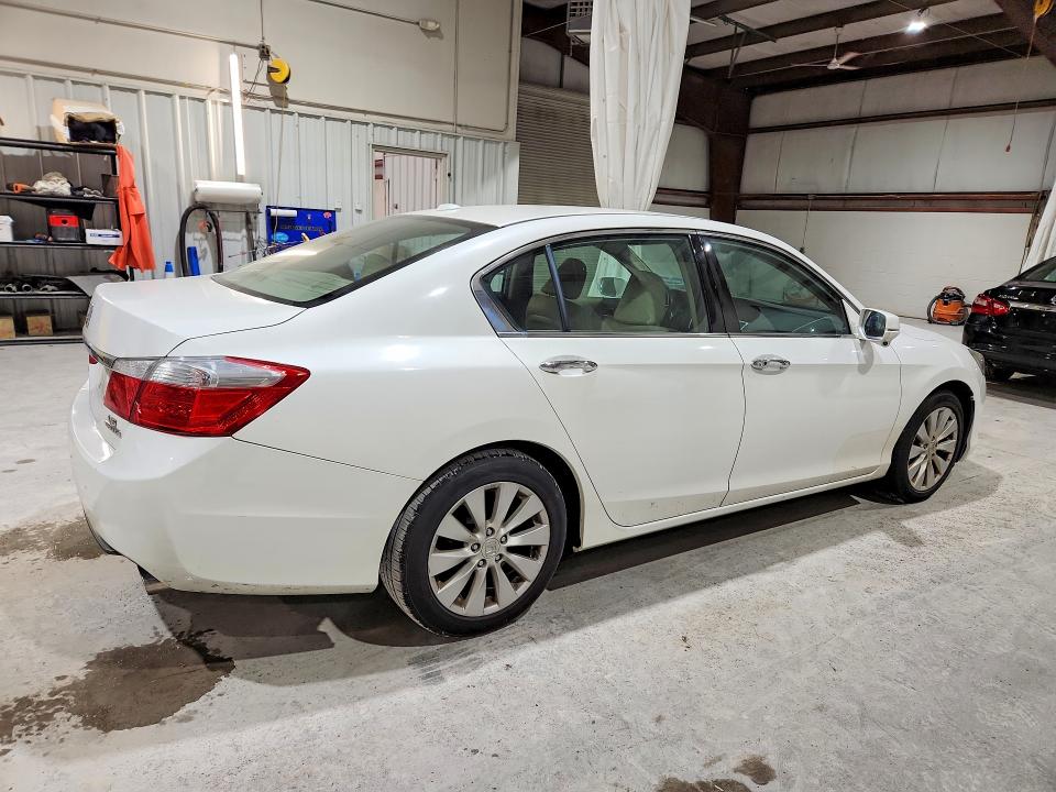 Photo 3 from auction – 2013 HONDA ACCORD with VIN 1HGCR3F99DA027290