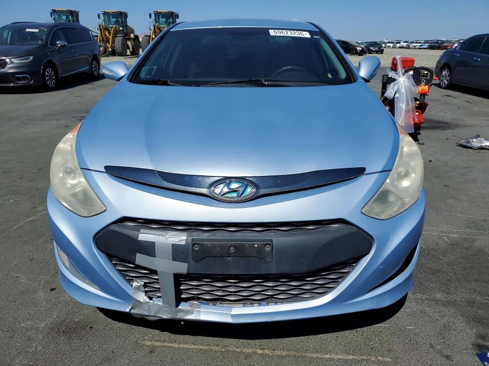 Photo 5 from auction – 2013 HYUNDAI SONATA with VIN KMHEC4A49DA082795