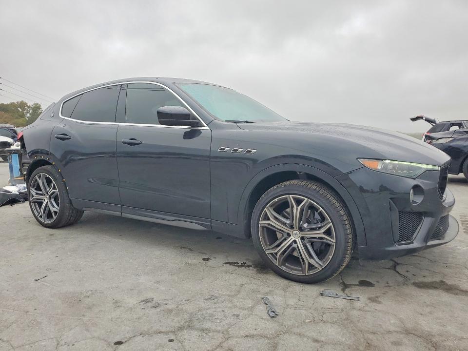 Снимка 4 от търг – 2019 MASERATI LEVANTE с VIN ZN661ZUA0KX328137