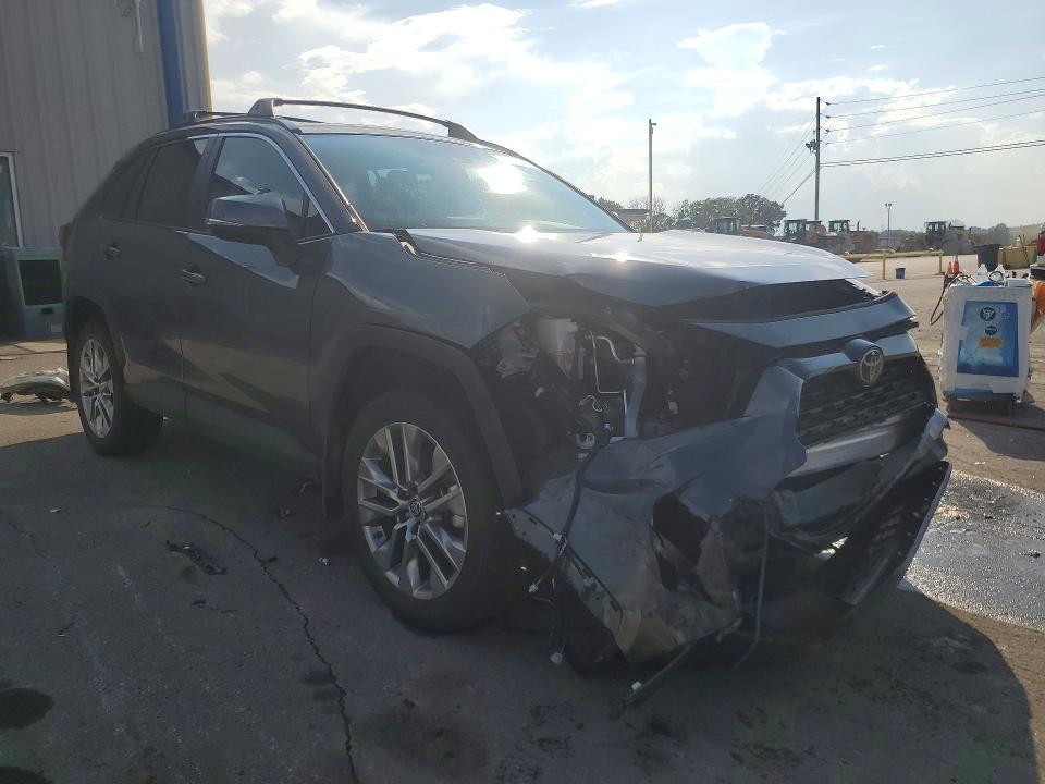 Photo 4 from auction – 2024 TOYOTA RAV4 with VIN 2T3A1RFV2RC426873