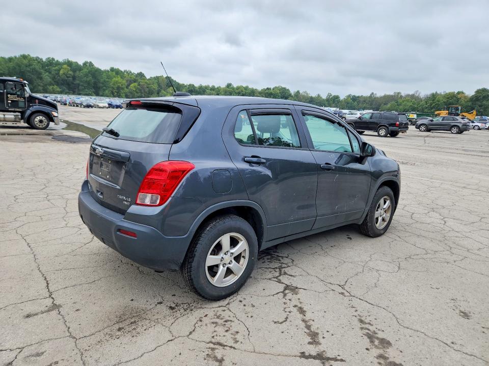 Photo 3 from auction – 2016 CHEVROLET TRAX with VIN 3GNCJNSB4GL135704