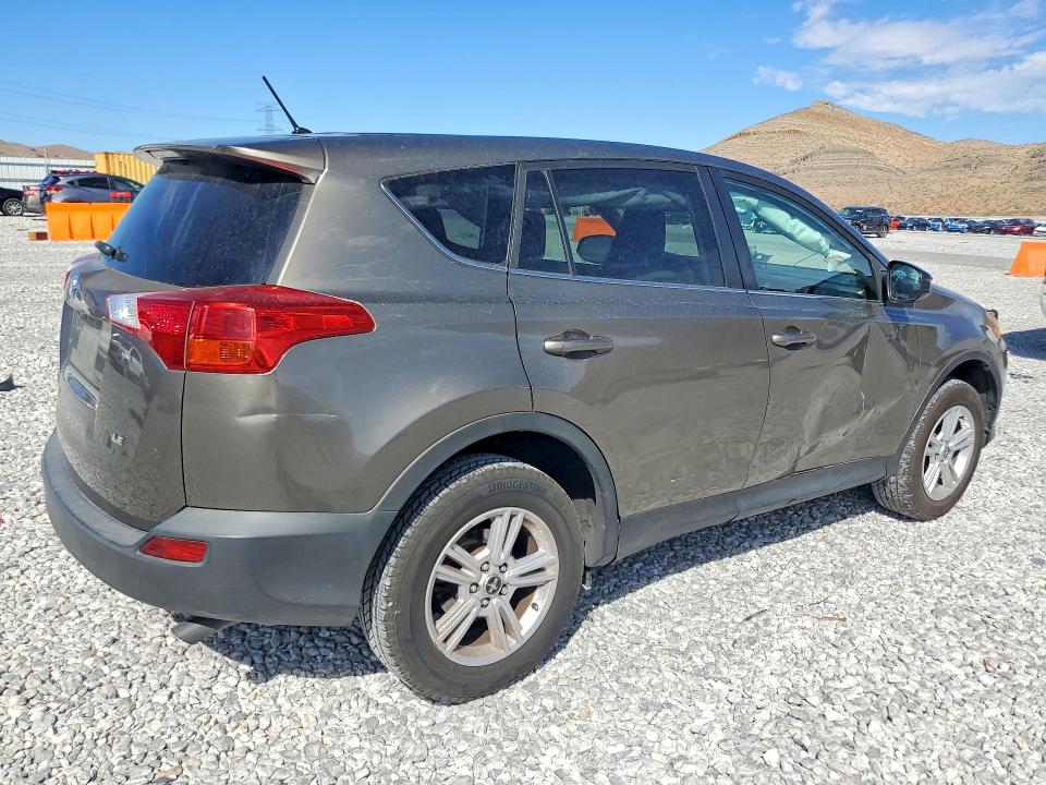 Снимка 3 от търг – 2015 TOYOTA RAV4 с VIN 2T3ZFREV3FW142717