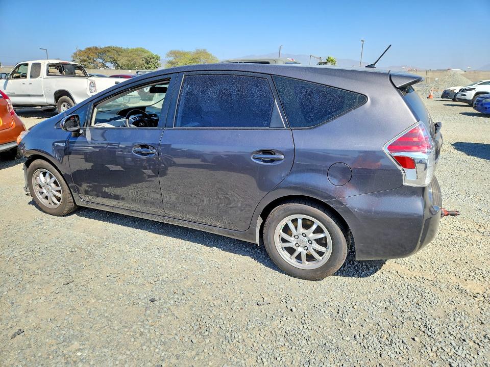 صورة رقم 2 من المزاد - 2015 TOYOTA PRIUS V مع VIN JTDZN3EU0FJ038689