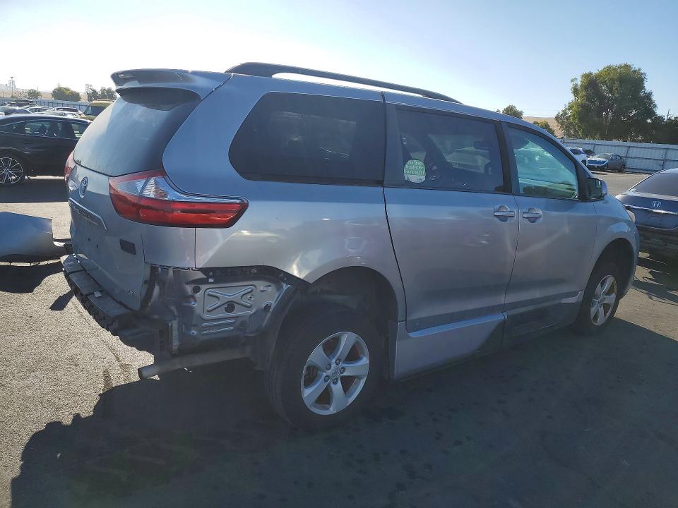 Photo 3 from auction – 2016 TOYOTA SIENNA with VIN 5TDKK3DC9GS692341