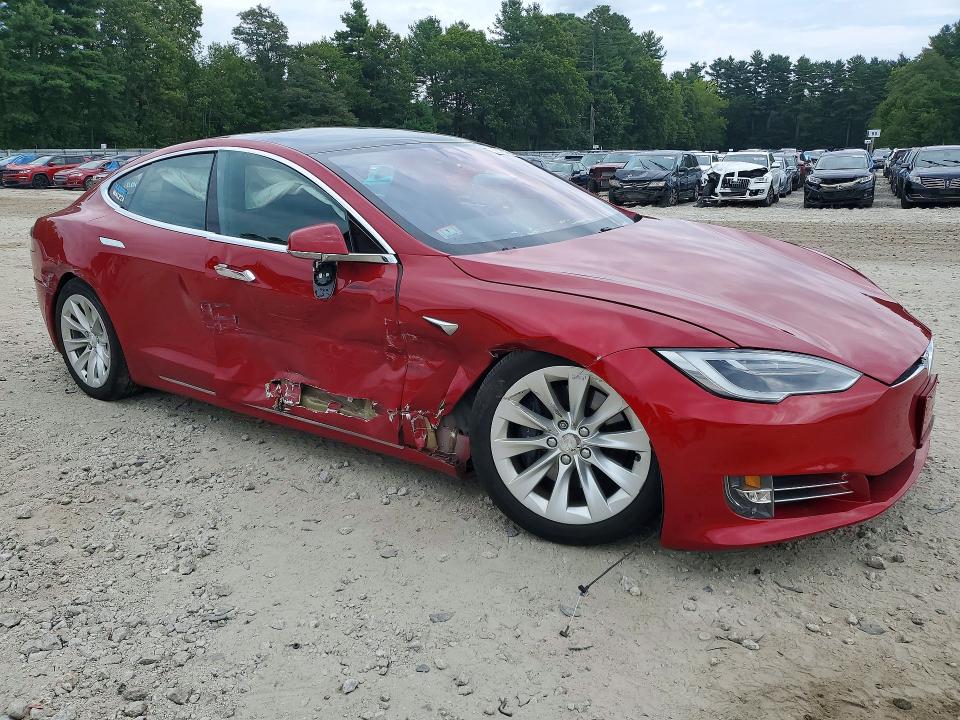Фото 4 с аукциона – 2018 TESLA MODEL S с VIN 5YJSA1E24JF277324