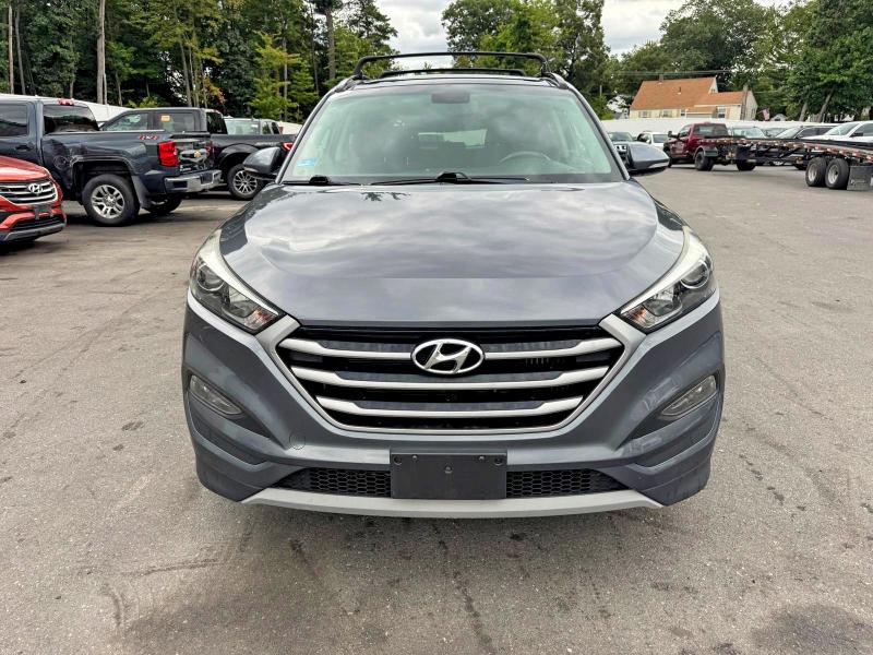 Photo 6 from auction – 2017 HYUNDAI TUCSON with VIN KM8J3CA24HU554624