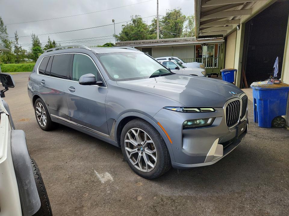 Photo 4 from auction – 2025 BMW X7 with VIN 5UX23EM08S9X26256
