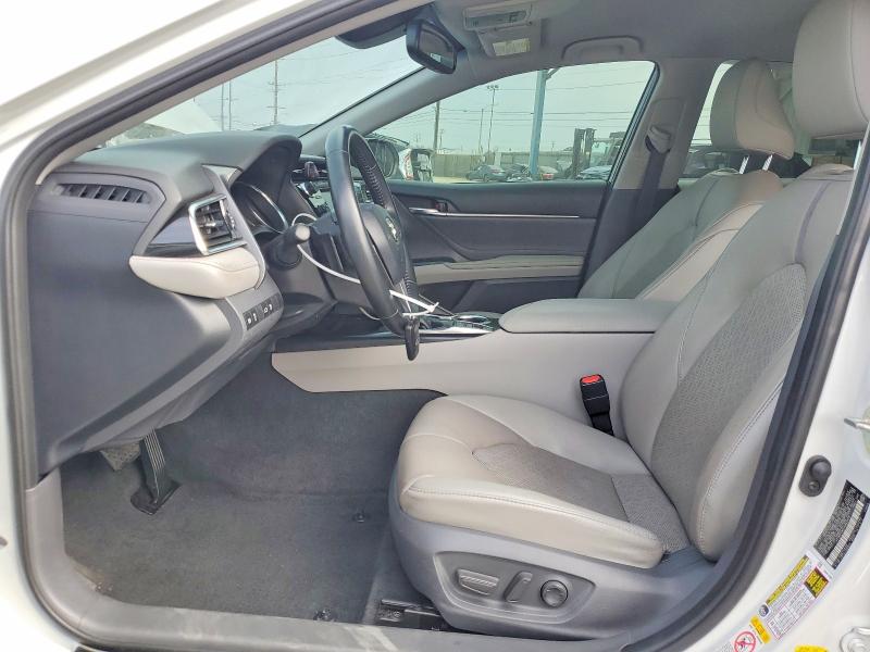 Снимка 7 от търг – 2018 TOYOTA CAMRY с VIN 4T1B61HKXJU643478