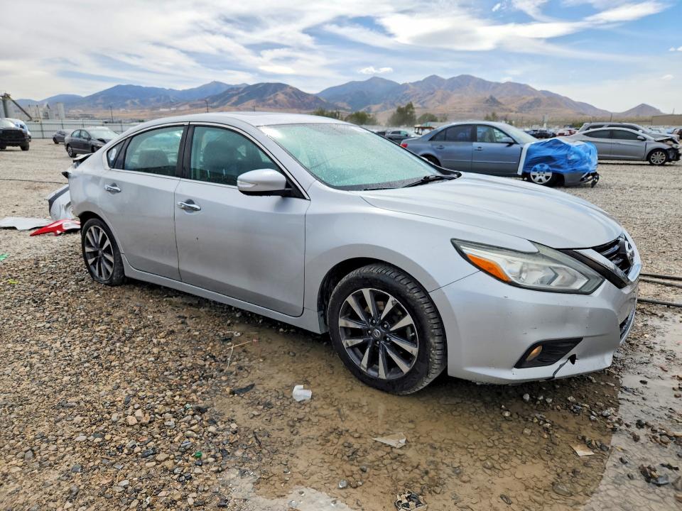صورة رقم 4 من المزاد - 2017 NISSAN ALTIMA مع VIN 1N4AL3AP2HC285809
