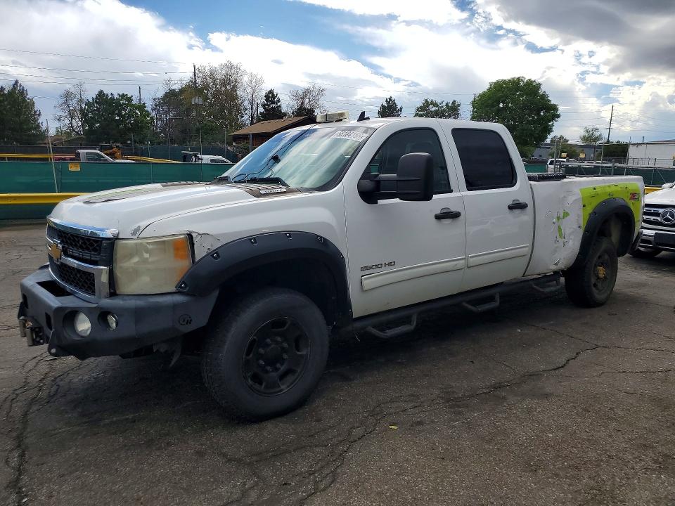 CHEVROLET SILVERADO 2014 with VIN 1GC1KXCGXEF129786 - Photo from auction