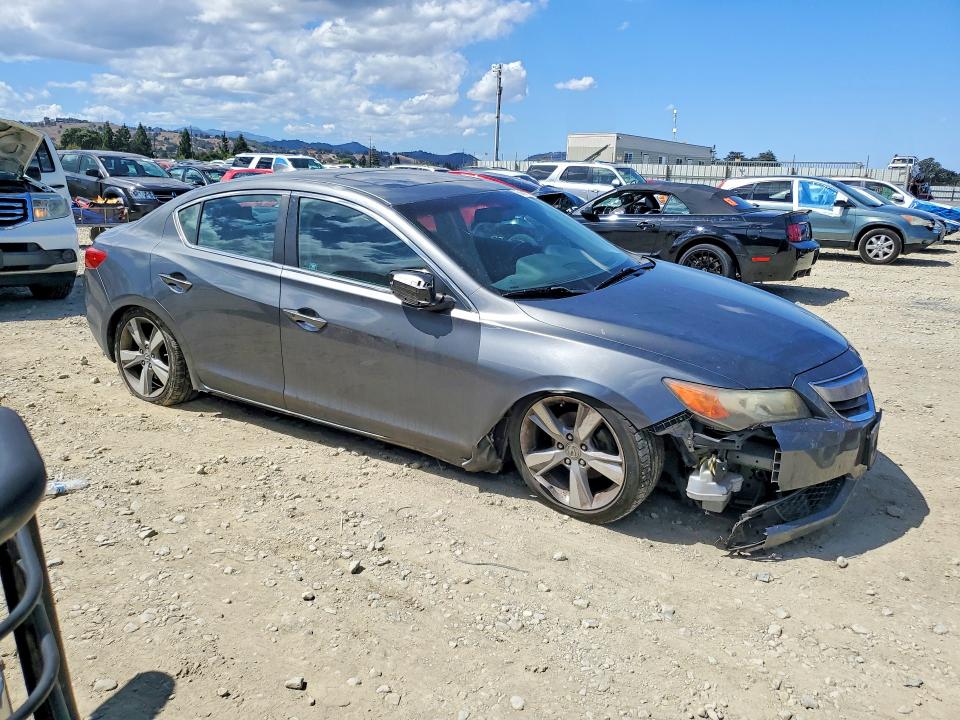 Foto 4 de la subasta – 2013 ACURA ILX con VIN 19VDE1F52DE017044