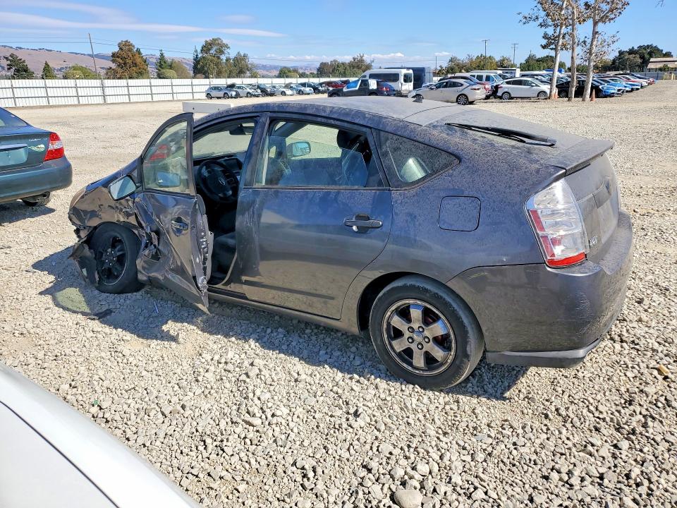 Photo 2 from auction – 2006 TOYOTA PRIUS with VIN JTDKB20U363197528