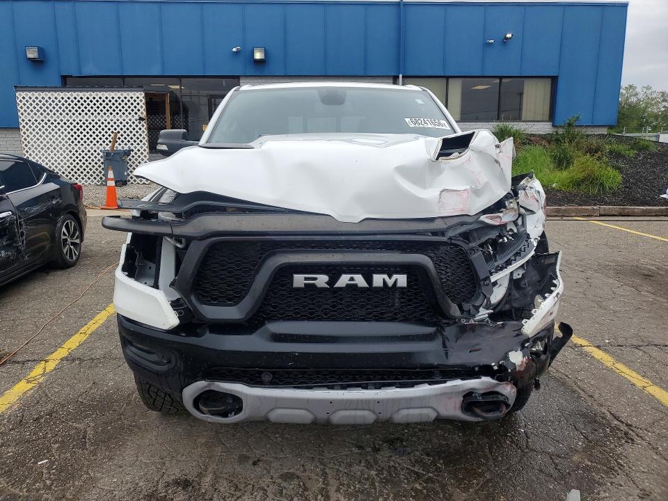 Photo 5 from auction – 2019 RAM 1500 with VIN 1C6SRFLT8KN704404