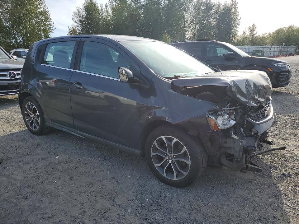 Foto 4 de la subasta – 2017 CHEVROLET SONIC con VIN 1G1JD6SB7H4125939