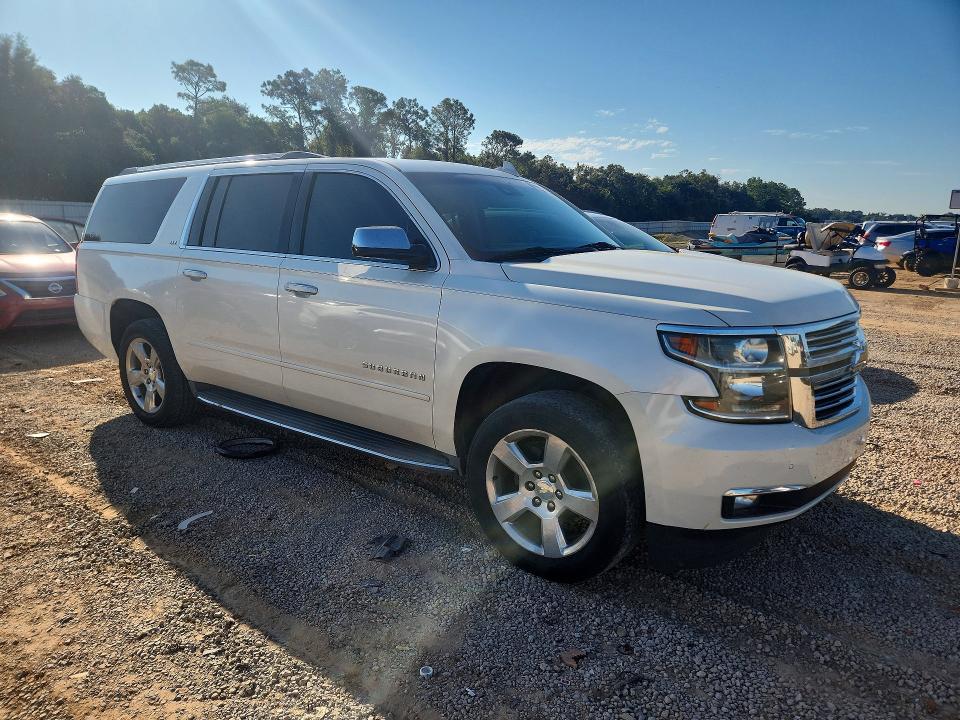Снимка 4 от търг – 2015 CHEVROLET SUBURBAN с VIN 1GNSCKKC4FR653588