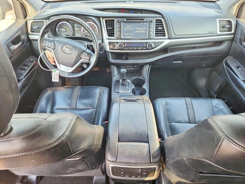 Photo 8 from auction – 2017 TOYOTA HIGHLANDER with VIN 5TDKZRFH4HS520095