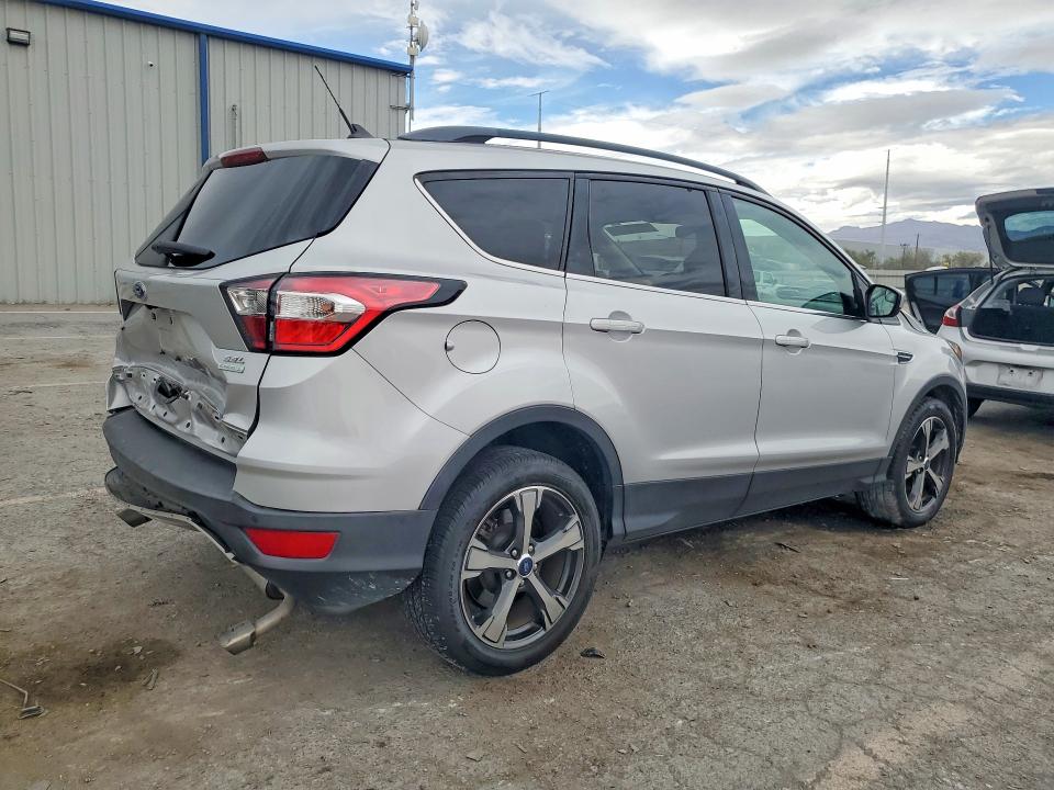 Photo 3 from auction – 2018 FORD ESCAPE with VIN 1FMCU0HD5JUD37505