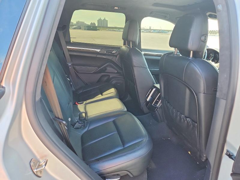 Photo 11 from auction – 2013 PORSCHE CAYENNE with VIN WP1AD2A23DLA79333