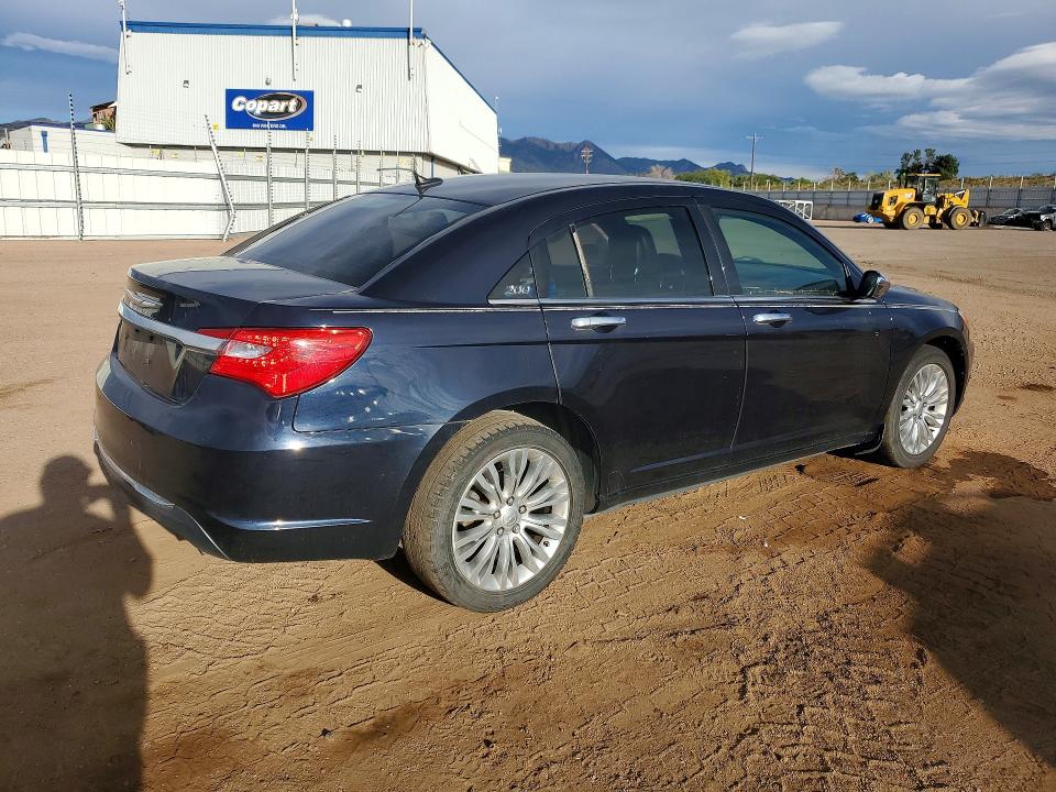 Photo 3 from auction – 2011 CHRYSLER 200 with VIN 1C3BC2FB1BN595021