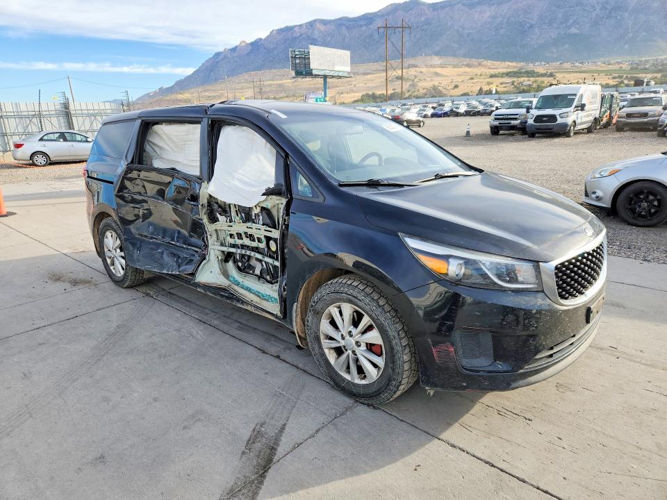 Photo 4 from auction – 2017 KIA SEDONA with VIN KNDMB5C10H6323020