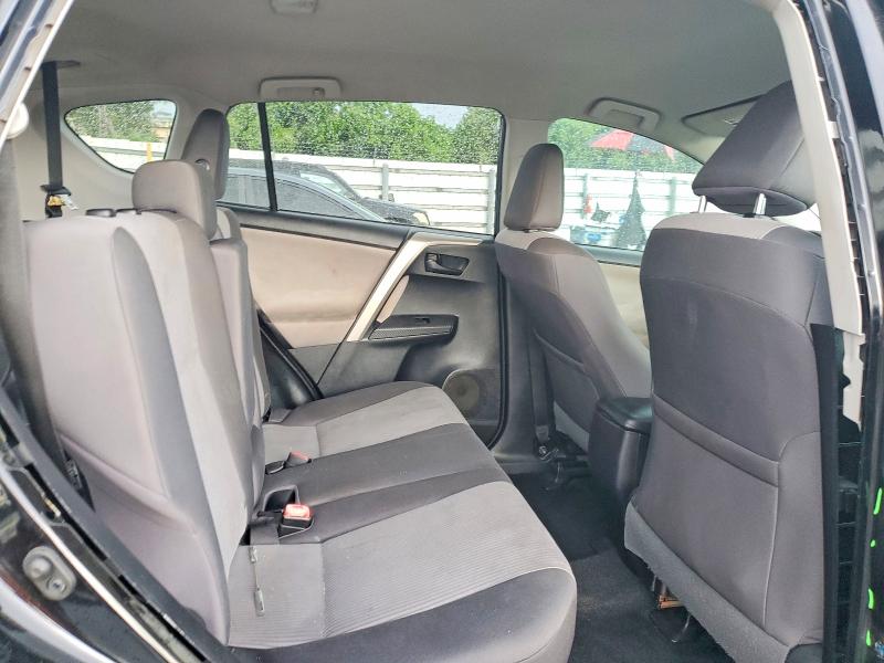 Photo 11 from auction – 2015 TOYOTA RAV4 with VIN 2T3ZFREV2FW174803