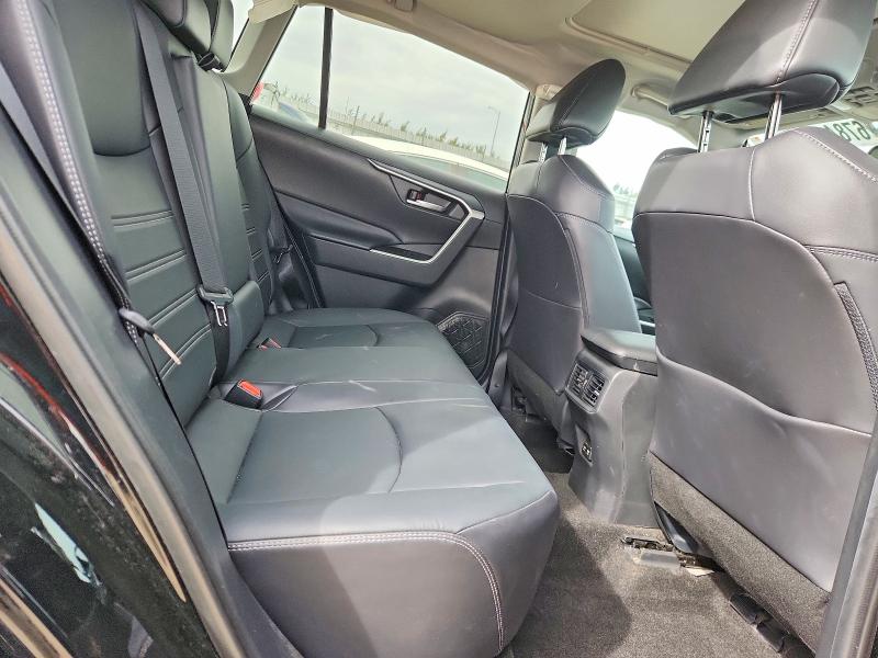 Photo 11 from auction – 2020 TOYOTA RAV4 with VIN 2T3R1RFV9LC079536