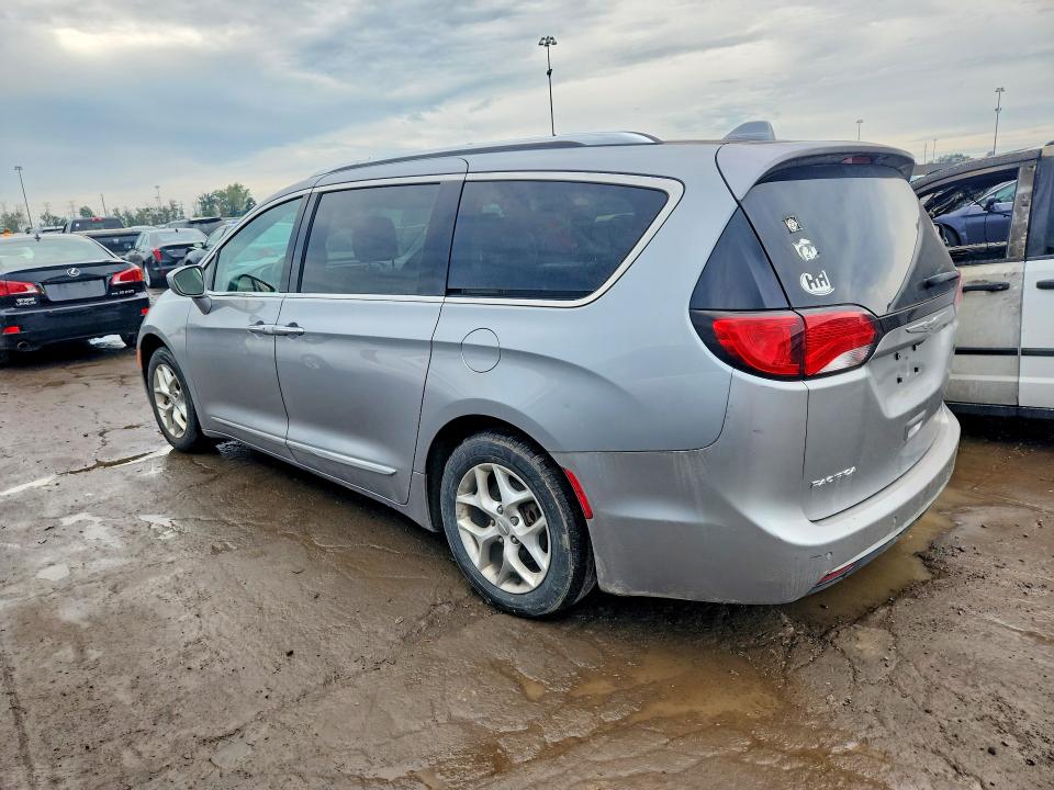 Photo 2 from auction – 2017 CHRYSLER PACIFICA with VIN 2C4RC1EG3HR508541
