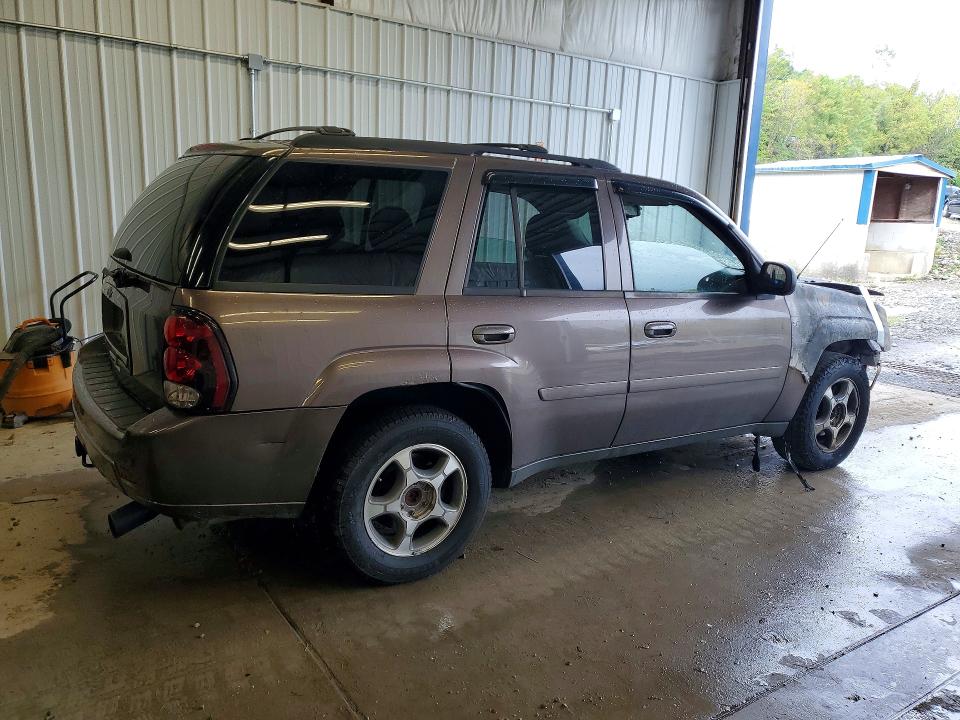 Снимка 3 от търг – 2008 CHEVROLET TRAILBLAZER с VIN 1GNDT13S982121032