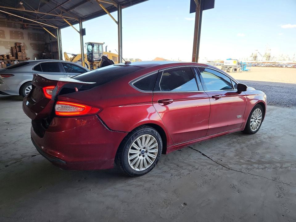 Photo 3 from auction – 2016 FORD FUSION with VIN 3FA6P0PU5GR233158