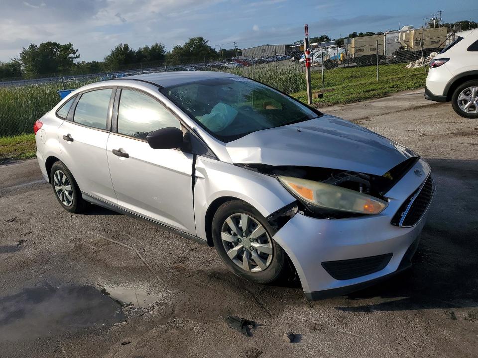 Photo 4 from auction – 2016 FORD FOCUS with VIN 1FADP3E22GL281189