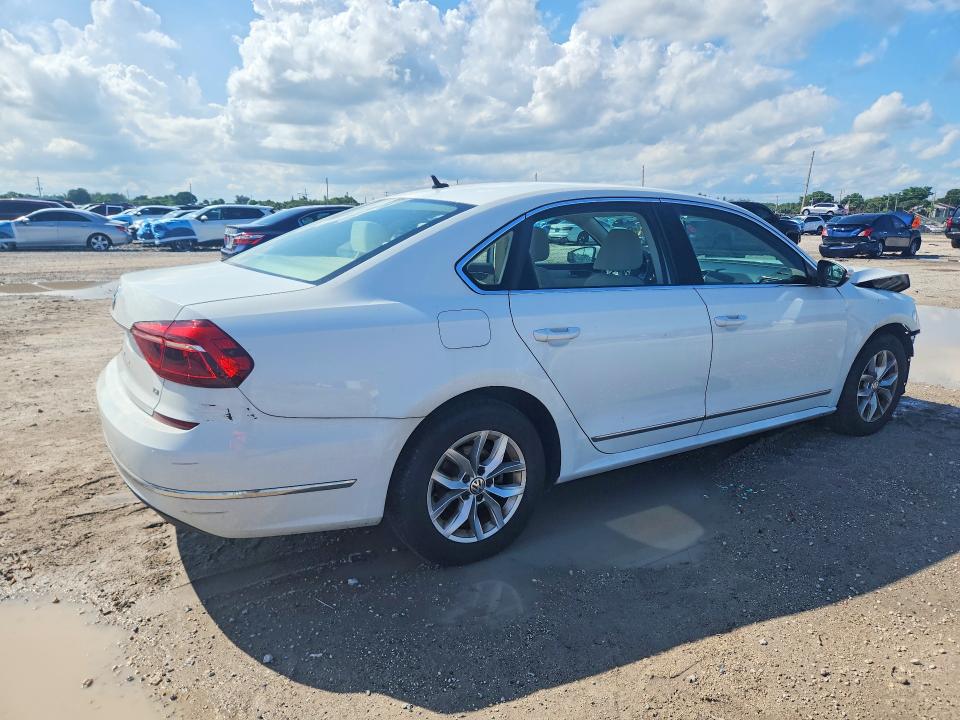 Photo 3 from auction – 2017 VOLKSWAGEN PASSAT with VIN 1VWAT7A39HC068575