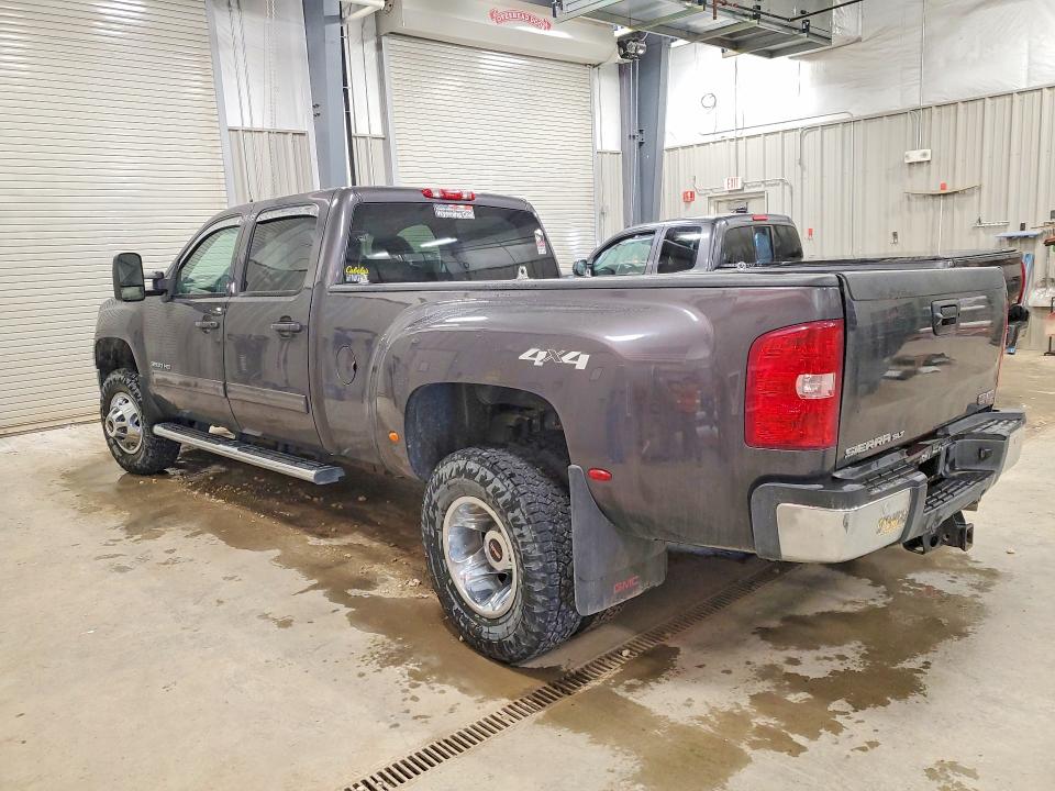 صورة رقم 2 من المزاد - 2011 GMC SIERRA مع VIN 1GT424C88BF104319