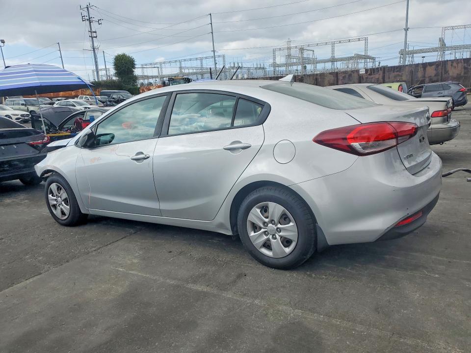 صورة رقم 2 من المزاد - 2017 KIA FORTE مع VIN 3KPFK4A74HE115341