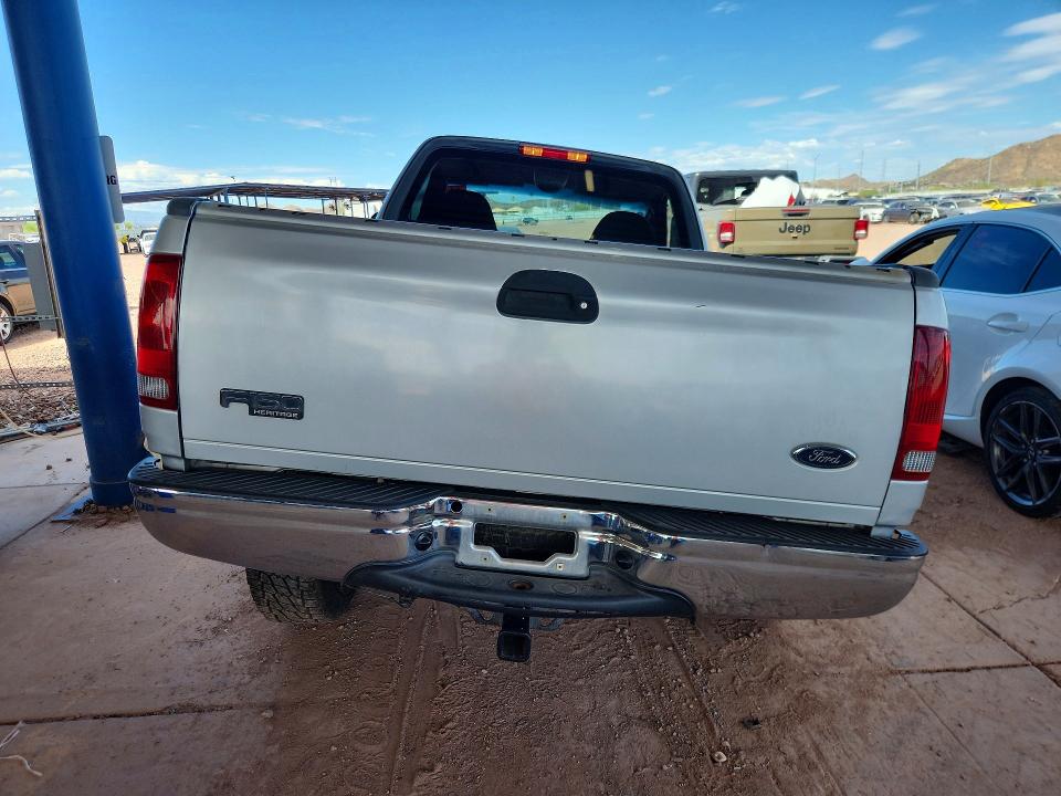 Снимка 6 от търг – 2004 FORD F-150 HERITAGE с VIN 2FTRF17284CA70640