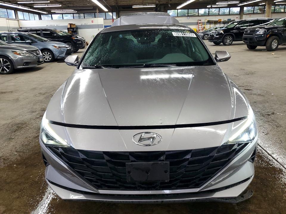 Снимка 5 от търг – 2023 HYUNDAI ELANTRA с VIN KMHLL4AG2PU578347