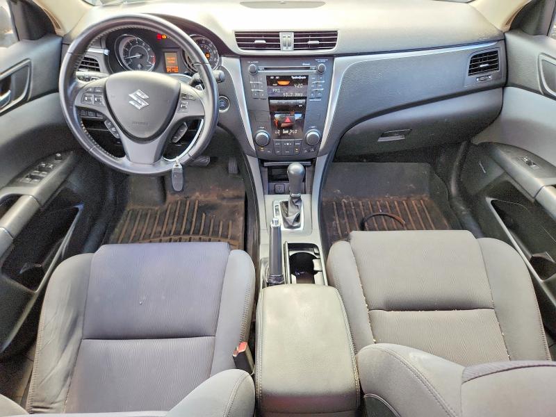 Photo 8 from auction – 2010 SUZUKI KIZASHI with VIN JS2RF9A52A6100643
