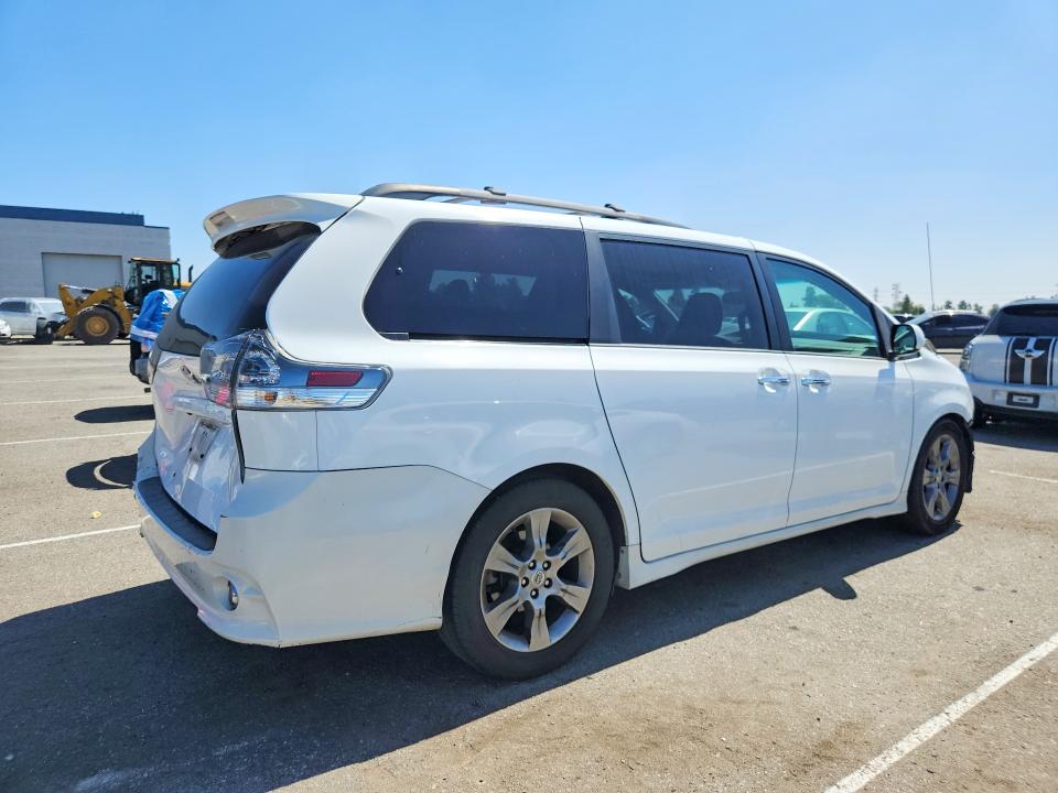 Photo 3 from auction – 2014 TOYOTA SIENNA with VIN 5TDXK3DC8ES422245