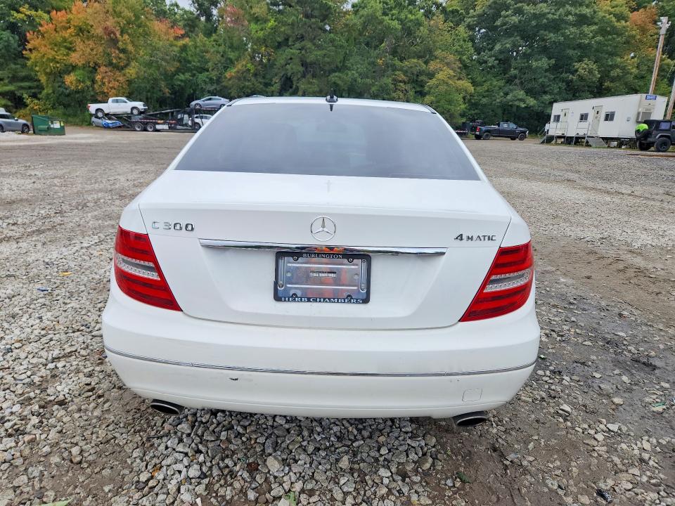 Снимка 6 от търг – 2013 MERCEDES-BENZ C с VIN WDDGF8AB1DR295354