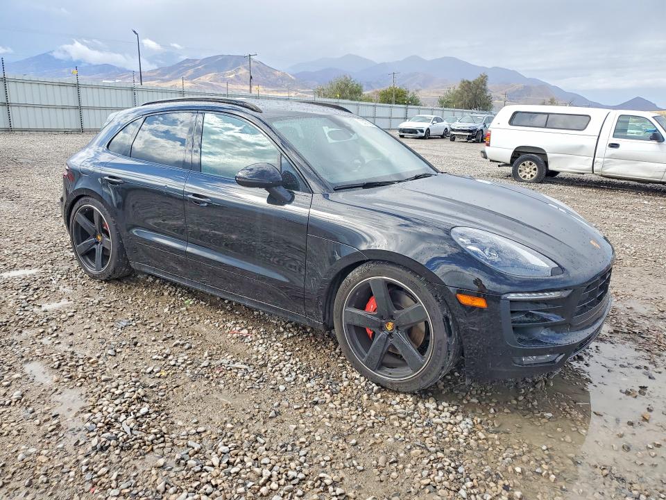 Photo 4 from auction – 2017 PORSCHE MACAN with VIN WP1AG2A52HLB54241