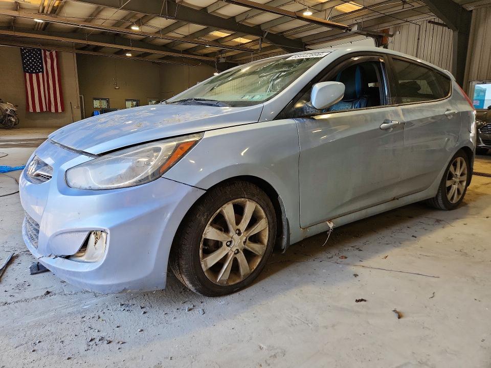 HYUNDAI ACCENT 2013 с VIN KMHCU5AEXDU077574 - Снимка от търг