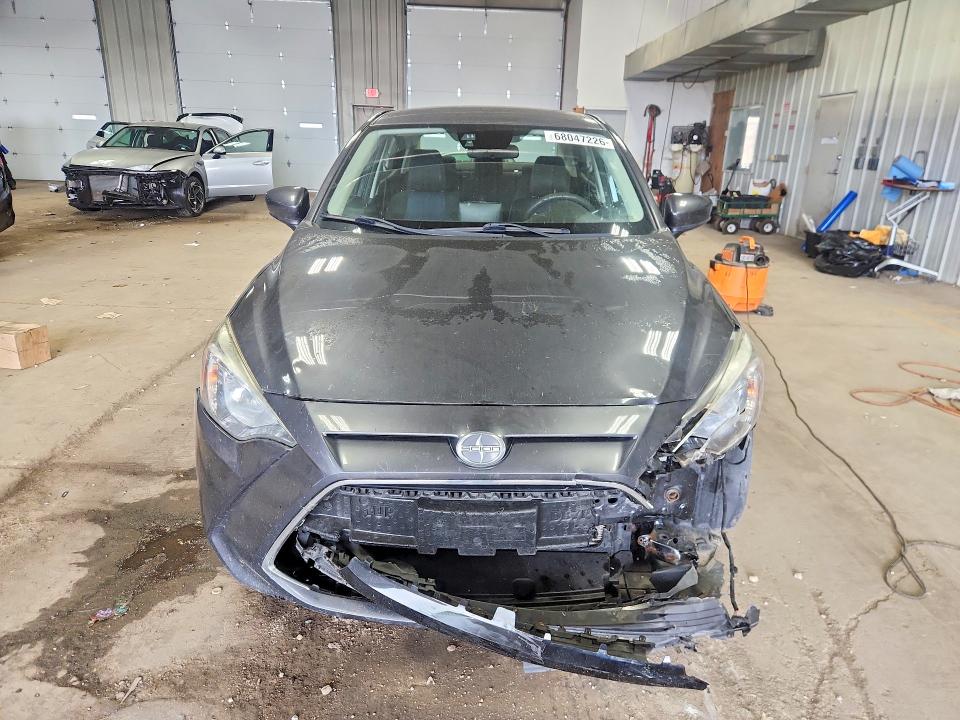 Фото 5 с аукциона – 2016 SCION IA с VIN 3MYDLBZV9GY127172