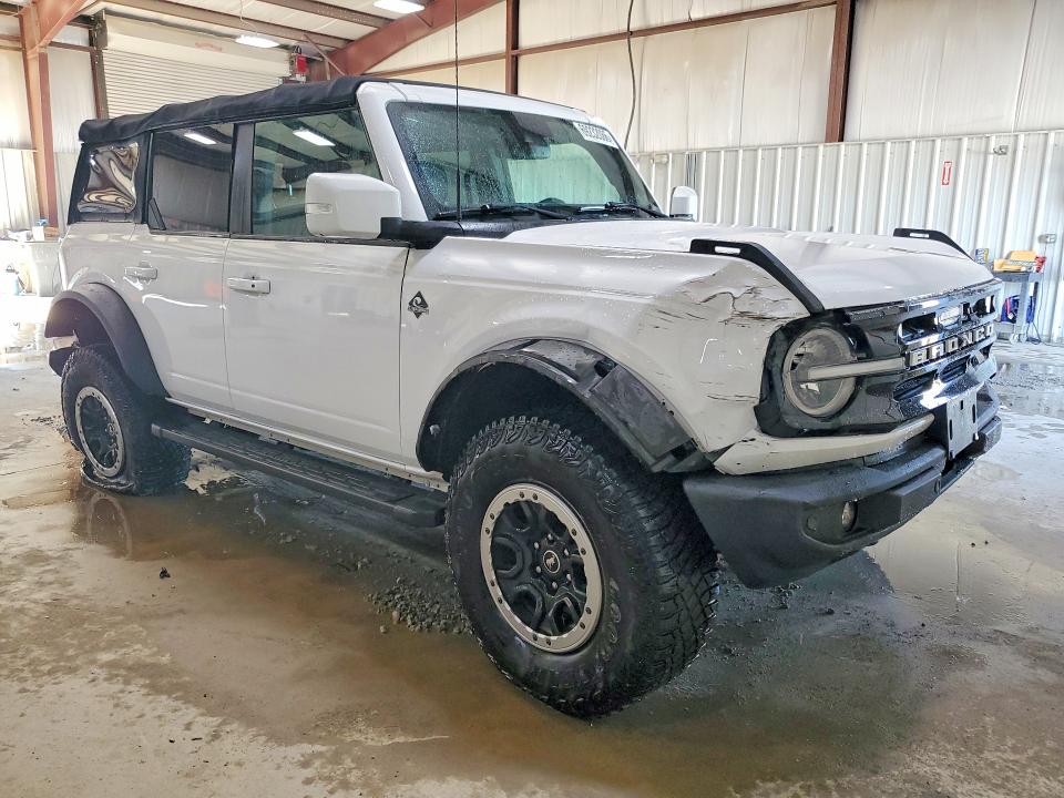 Снимка 4 от търг – 2022 FORD BRONCO с VIN 1FMDE5DH3NLA76510