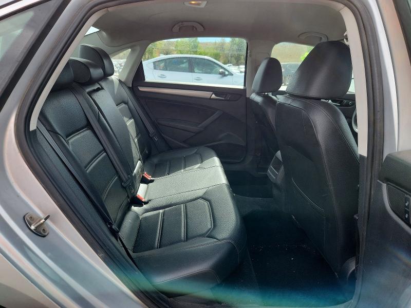 Снимка 10 от търг – 2015 VOLKSWAGEN PASSAT с VIN 1VWAT7A3XFC091876
